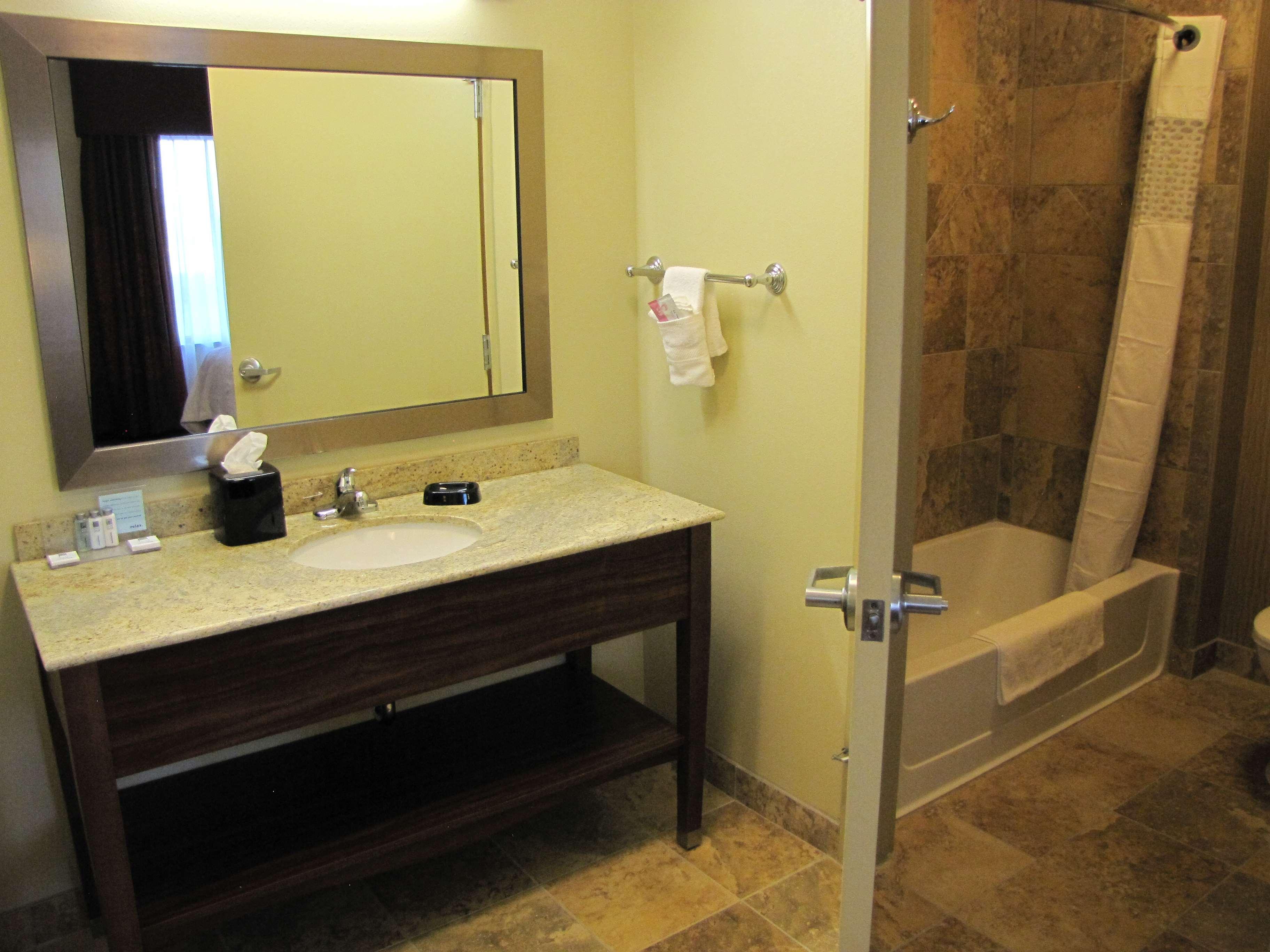 Hampton Inn & Suites Джеймстаун Екстериор снимка