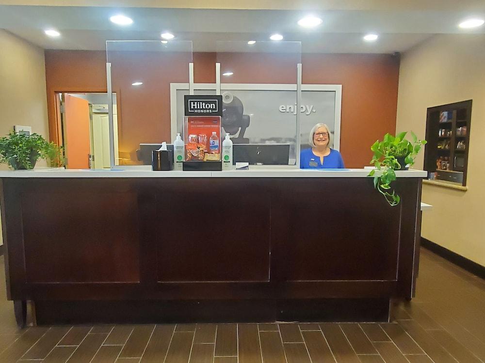 Hampton Inn & Suites Джеймстаун Екстериор снимка