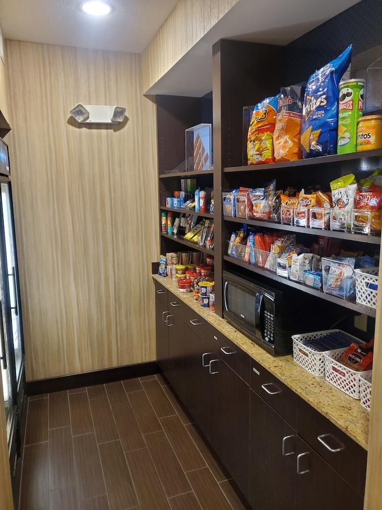 Hampton Inn & Suites Джеймстаун Екстериор снимка