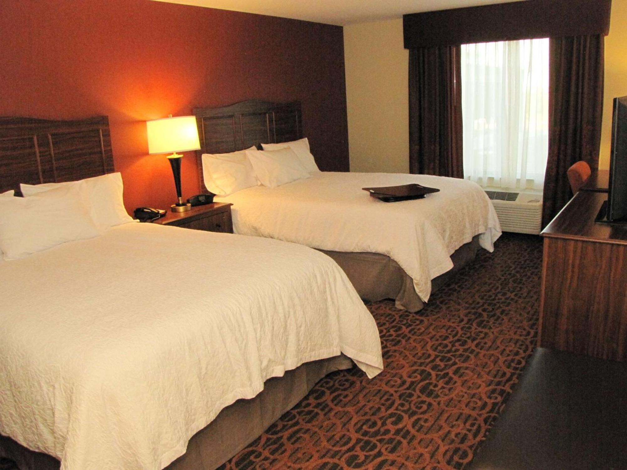 Hampton Inn & Suites Джеймстаун Екстериор снимка